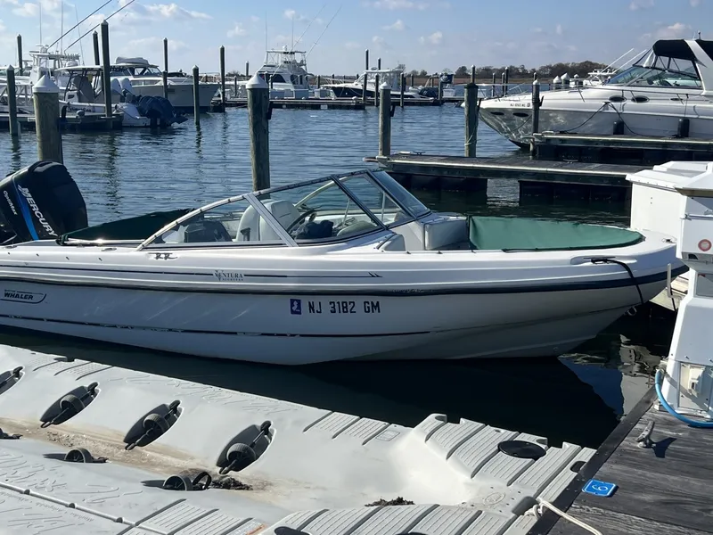 The Image of Boston Whaler 18 Ventura Bowrider 2000 - 6053372