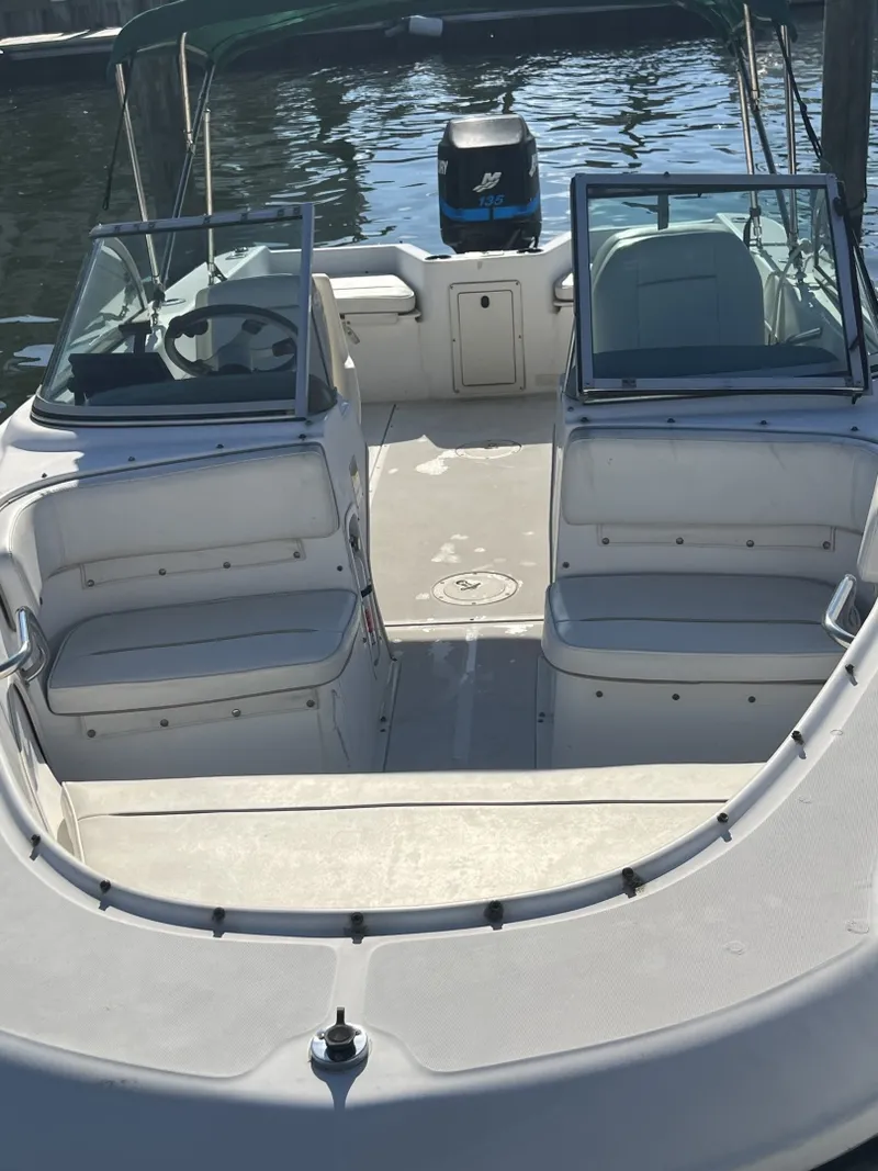 Slide: The Image of Boston Whaler 18 Ventura Bowrider 2000 - 6053409