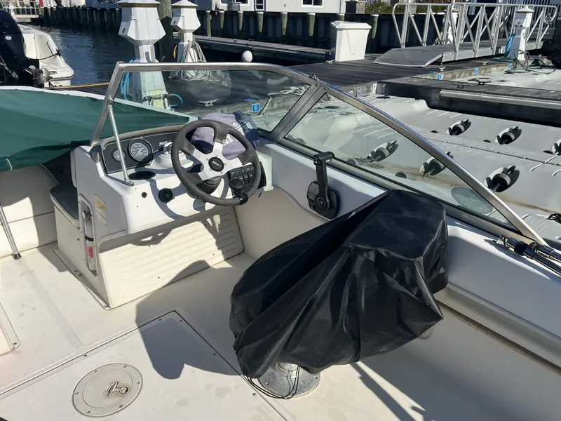 Slide: The Image of Boston Whaler 18 Ventura Bowrider 2000 - 6053380