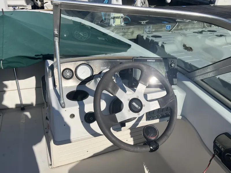 Slide: The Image of Boston Whaler 18 Ventura Bowrider 2000 - 6053382