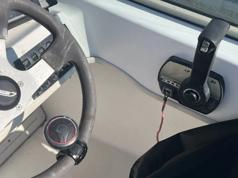 Slide: The Image of Boston Whaler 18 Ventura Bowrider 2000 - 6053387