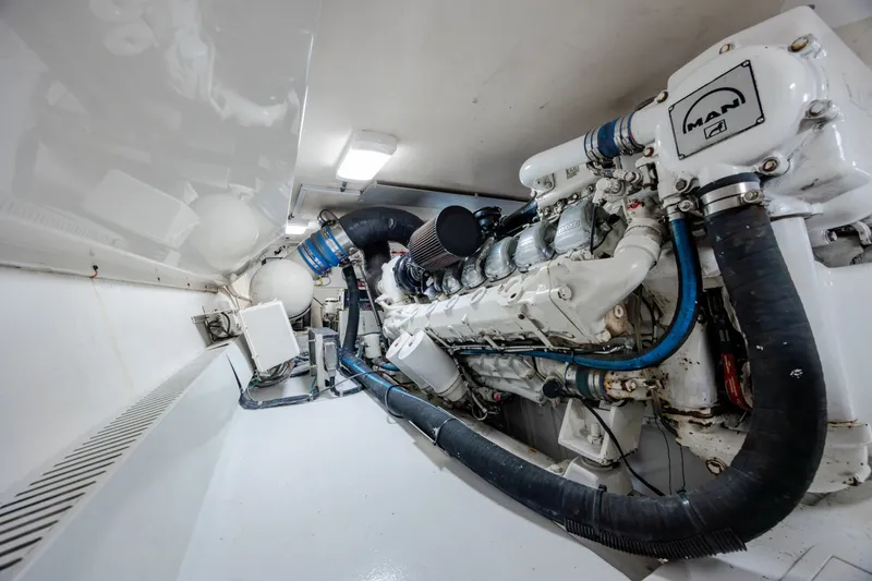 Slide: The Image of Viking 55 Convertible 2000 - 6053201