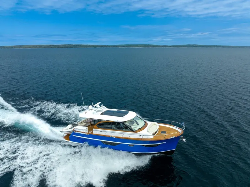 Slide: The Image of Burger 48 CUSTOM 2019 - 6053465