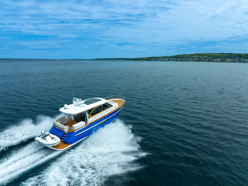 Slide: The Image of Burger 48 CUSTOM 2019 - 6053474