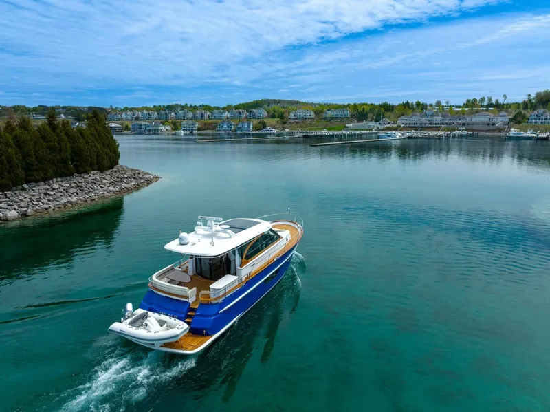 Slide: The Image of Burger 48 CUSTOM 2019 - 6053483