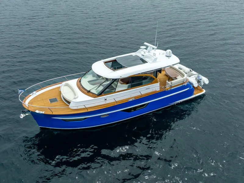 Slide: The Image of Burger 48 CUSTOM 2019 - 6053449