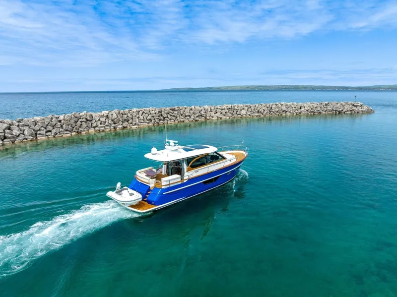 Slide: The Image of Burger 48 CUSTOM 2019 - 6053485