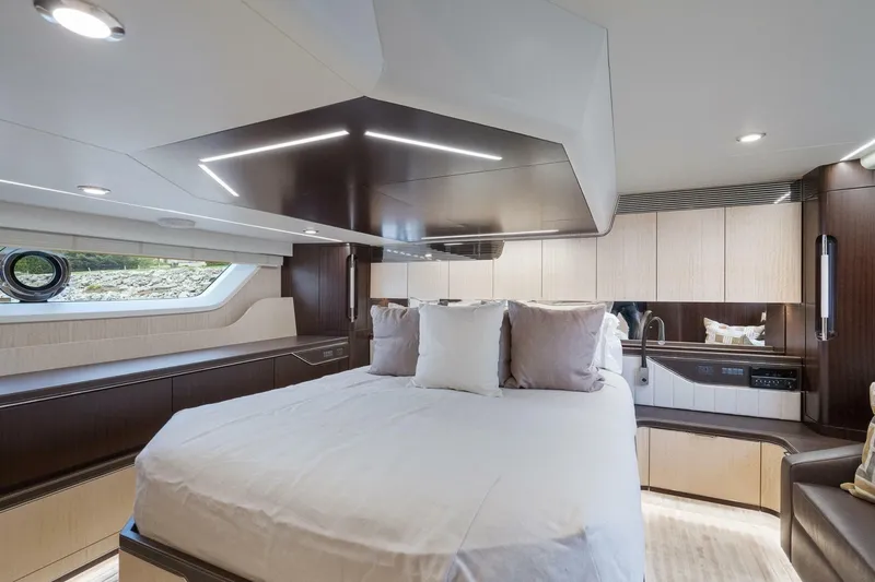 Slide: The Image of Burger 48 CUSTOM 2019 - 6053493