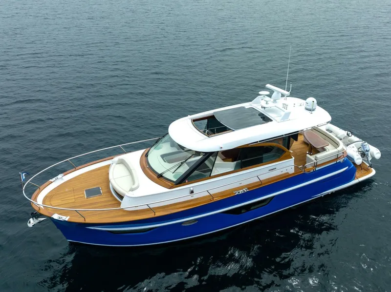 Slide: The Image of Burger 48 CUSTOM 2019 - 6053450