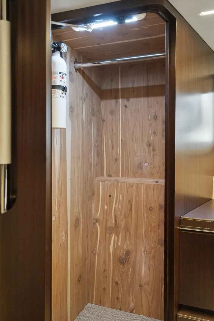 Slide: The Image of Burger 48 CUSTOM 2019 - 6053503