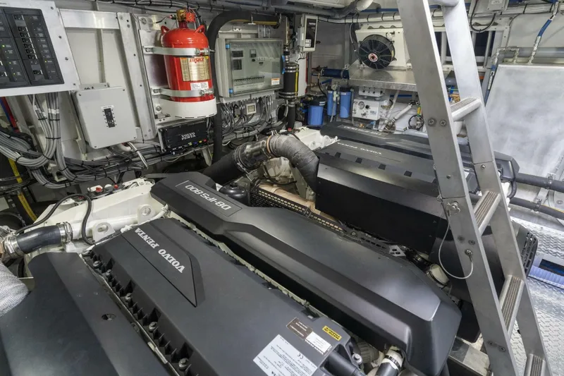 Slide: The Image of Burger 48 CUSTOM 2019 - 6053512