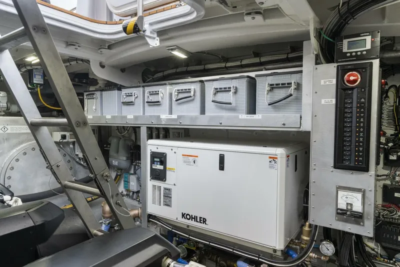 Slide: The Image of Burger 48 CUSTOM 2019 - 6053514