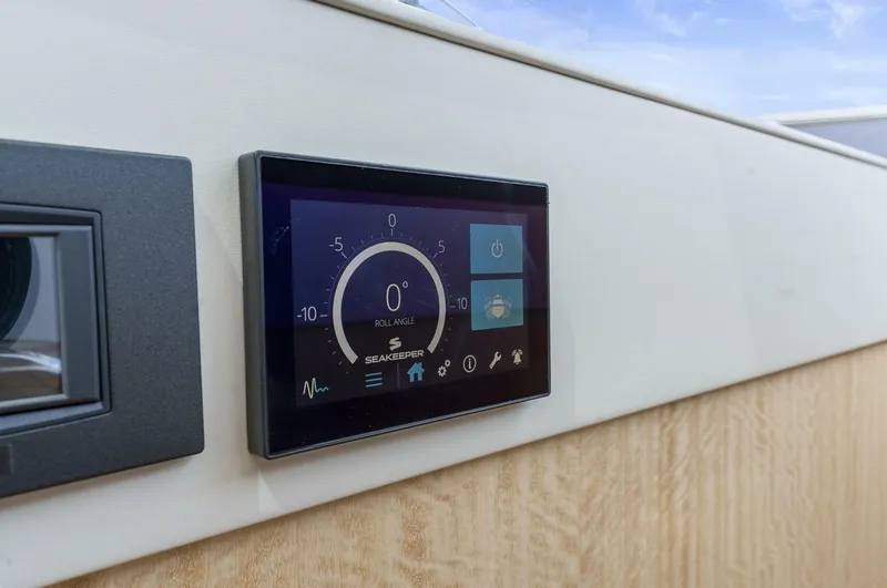 Slide: The Image of Burger 48 CUSTOM 2019 - 6053531