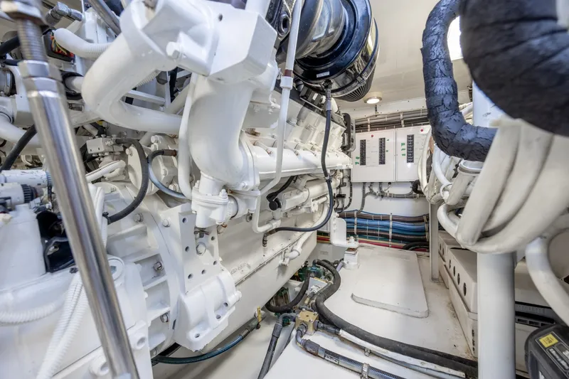 Slide: The Image of Hatteras Motor Yacht 2008 - 6224088