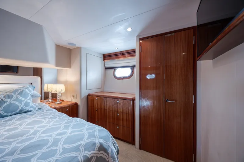 Slide: The Image of Hatteras Motor Yacht 2008 - 6224172