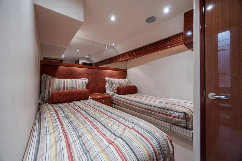 Slide: The Image of Hatteras Motor Yacht 2008 - 6224198
