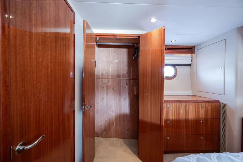 Slide: The Image of Hatteras Motor Yacht 2008 - 6224231
