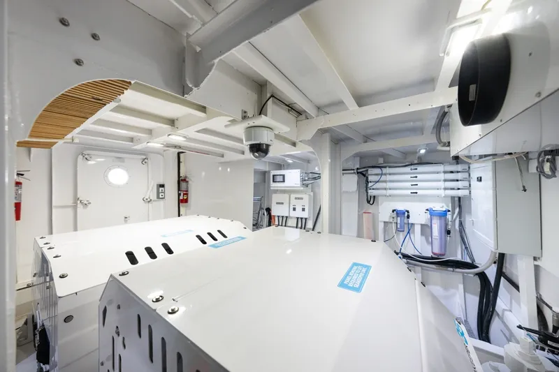 Slide: The Image of 1971 Feadship 101 Engine Room - 6420350