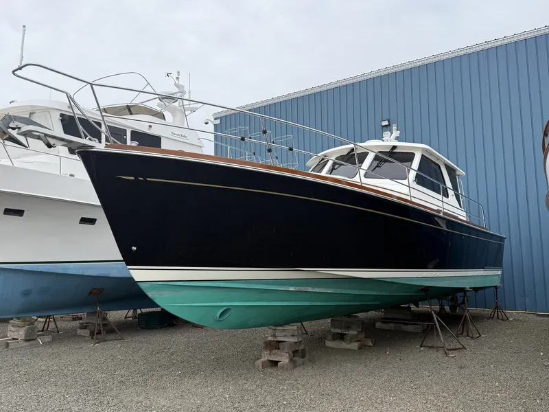 Slide: The Image of 2005 Sabre 42 Express A very nice, well maintained boat powered with T-500hp Yanmar diesels.  - 6141406