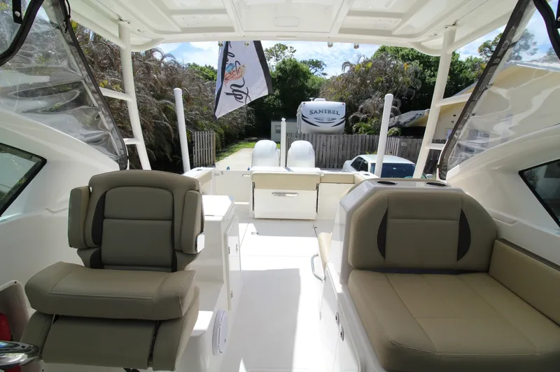 Slide: The Image of Pursuit DC 266 2019 - 6065278