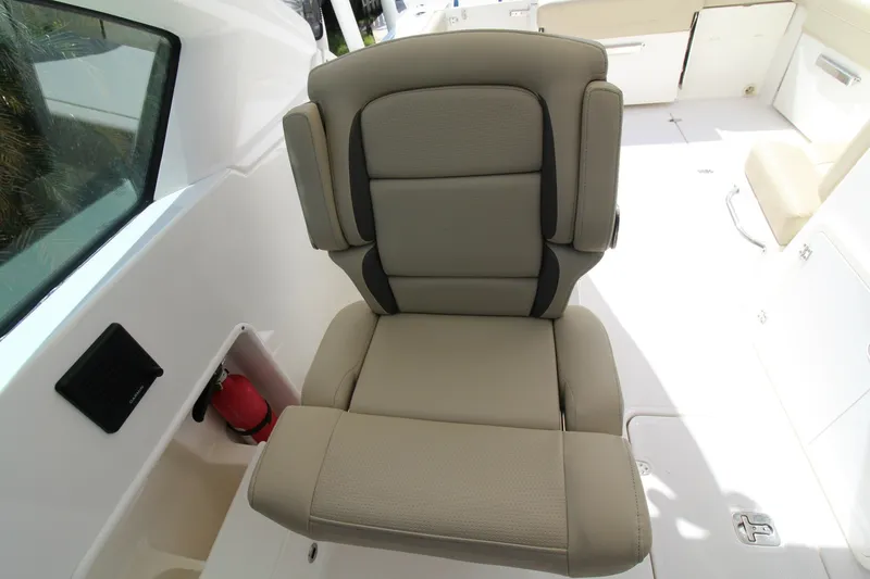 Slide: The Image of Pursuit DC 266 2019 - 6065279