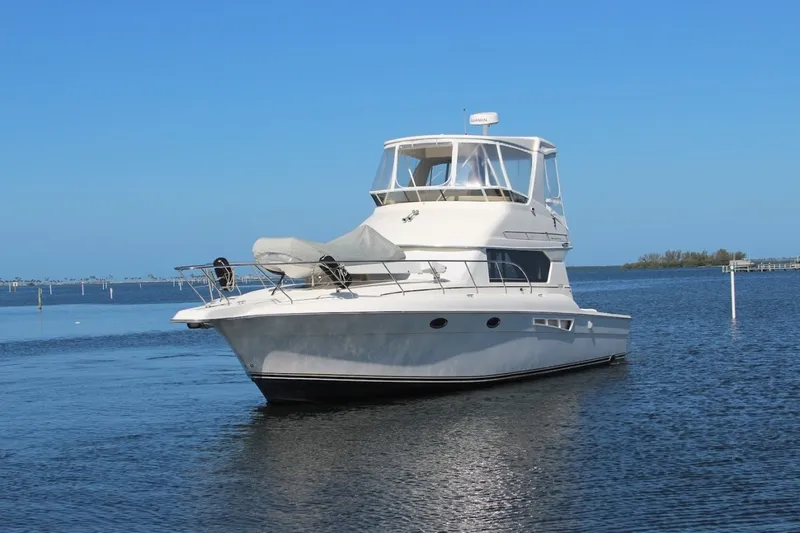 Slide: The Image of Silverton 42 Convertible 2001 - 6054572