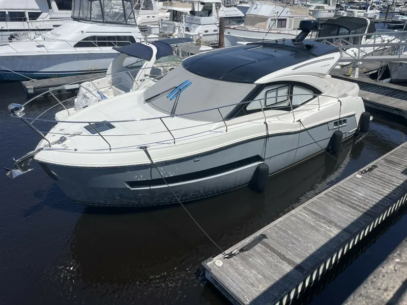 The Image of Carver Yachts C37  Coupe 2020 - 6054811