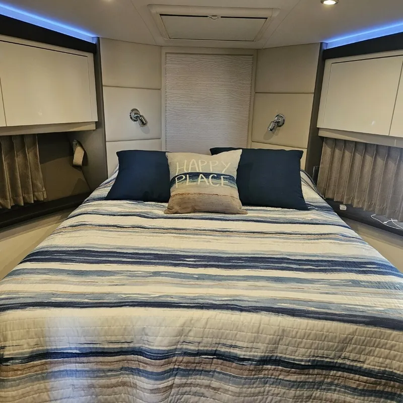 Slide: The Image of Carver Yachts C37  Coupe 2020 - 6054865