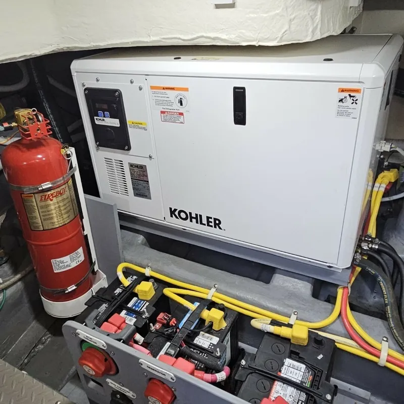 Slide: The Image of Carver Yachts C37  Coupe 2020 - 6054866