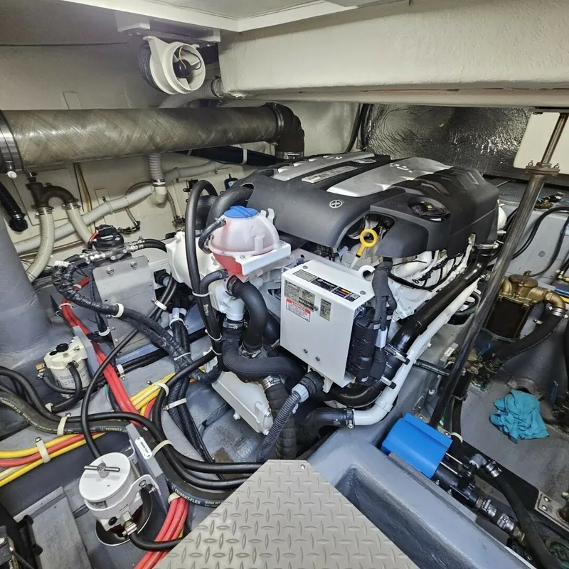 Slide: The Image of Carver Yachts C37  Coupe 2020 - 6054867