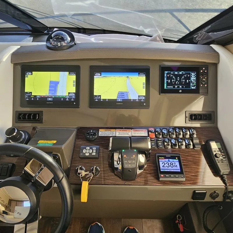 Slide: The Image of Carver Yachts C37  Coupe 2020 - 6054870