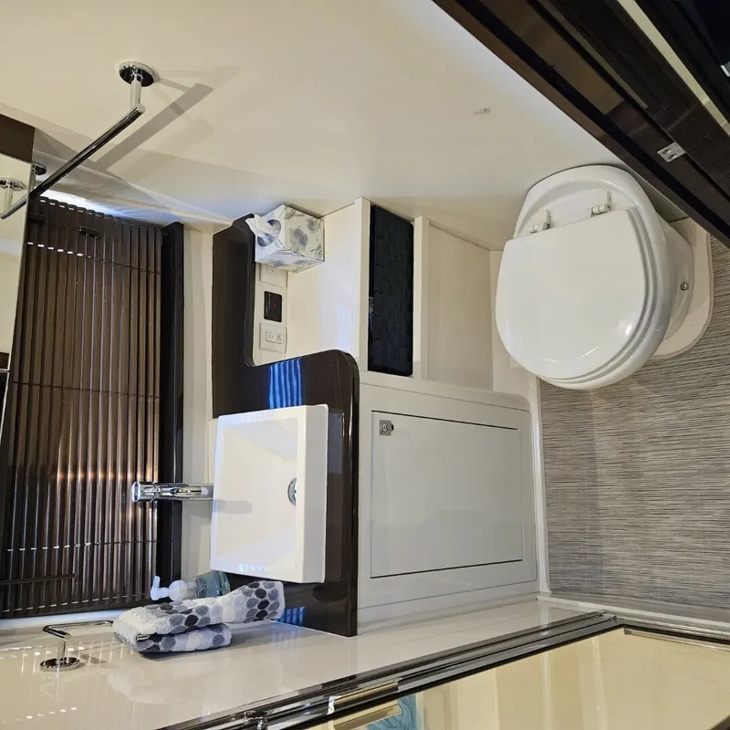 Slide: The Image of Carver Yachts C37  Coupe 2020 - 6054871