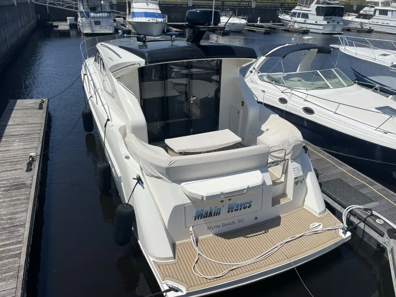 Slide: The Image of Carver Yachts C37  Coupe 2020 - 6054875