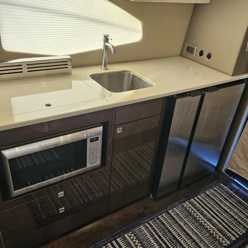 Slide: The Image of Carver Yachts C37  Coupe 2020 - 6054860