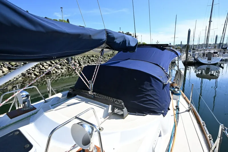 Slide: The Image of Tartan 37 1980 - 6055062