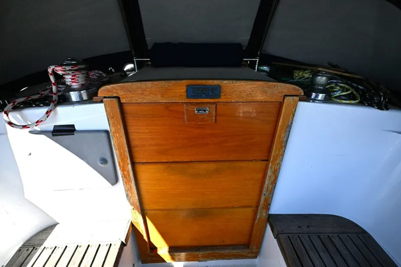 Slide: The Image of Tartan 37 1980 - 6055065