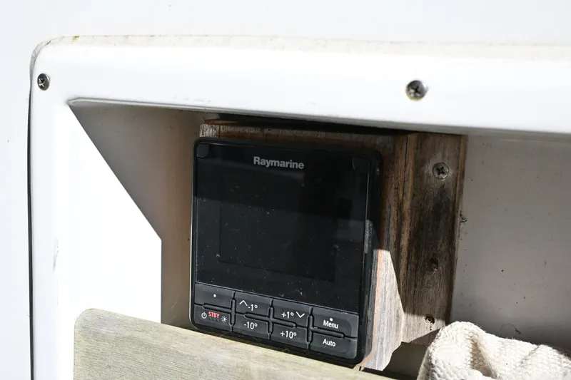 Slide: The Image of Tartan 37 1980 - 6055067