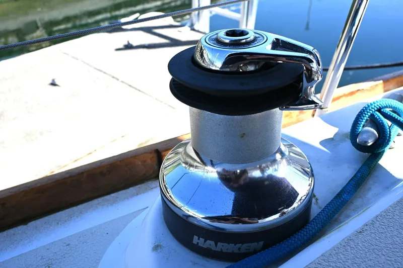 Slide: The Image of Tartan 37 1980 - 6055071