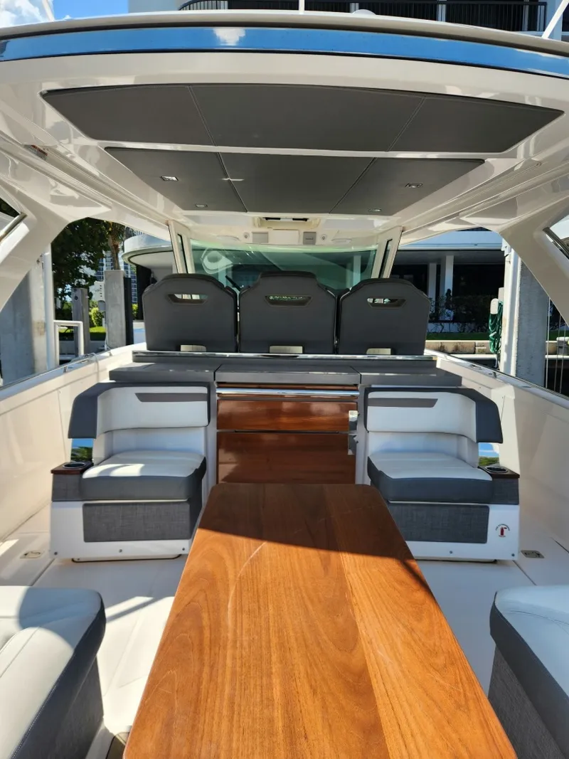 Slide: The Image of Tiara 38 LS 2019 - 6055978