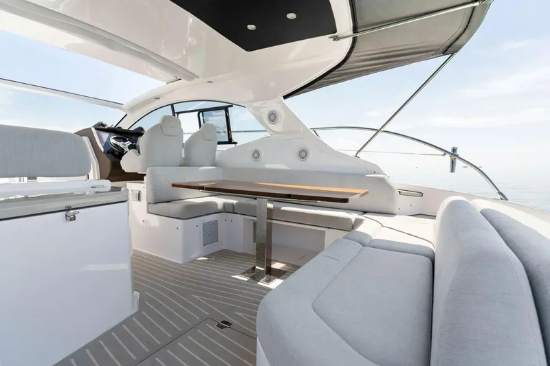 Slide: The Image of Azimut Atlantis 2021 - 6056599