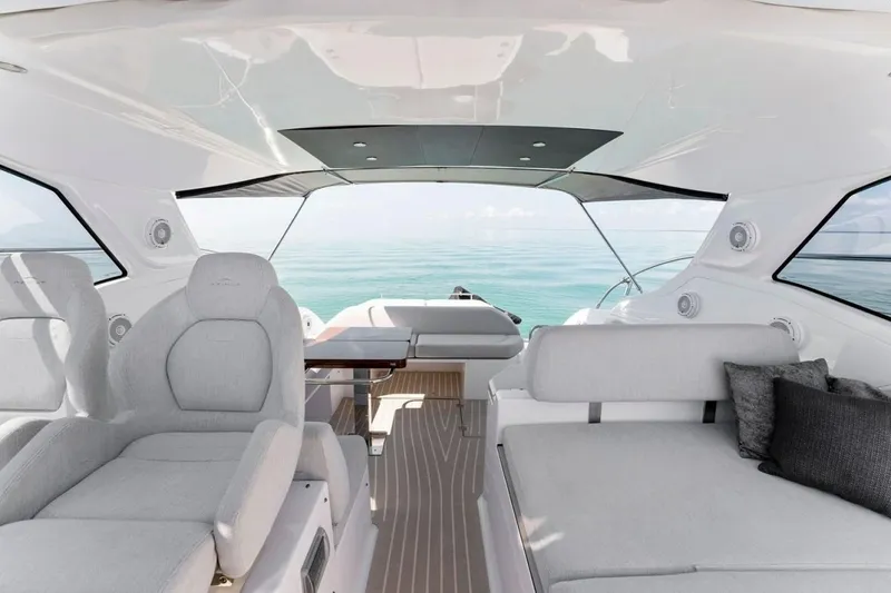 Slide: The Image of Azimut Atlantis 2021 - 6056604
