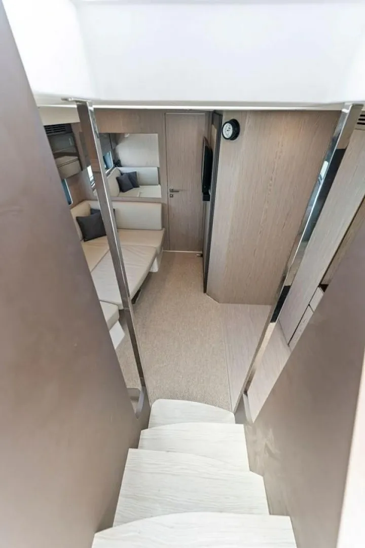 Slide: The Image of Azimut Atlantis 2021 - 6056608