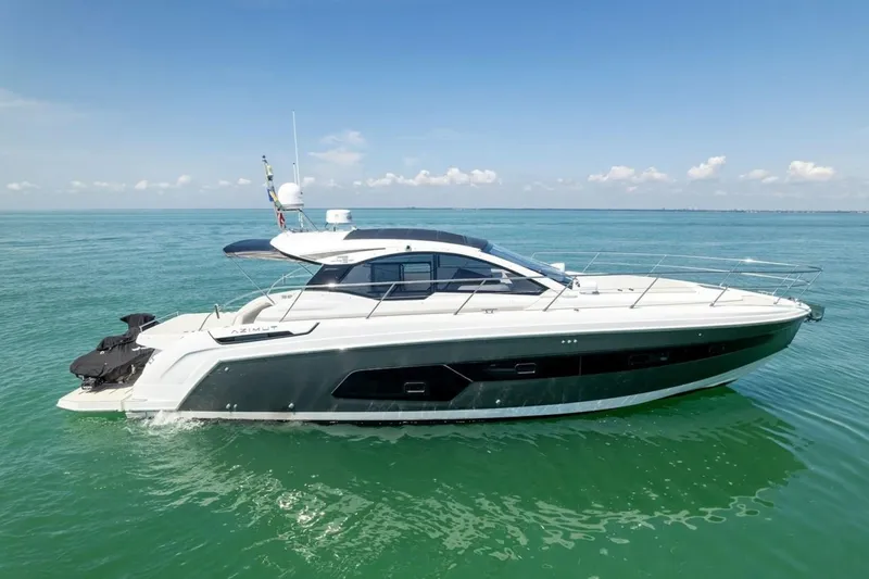 Slide: The Image of Azimut Atlantis 2021 - 6056589