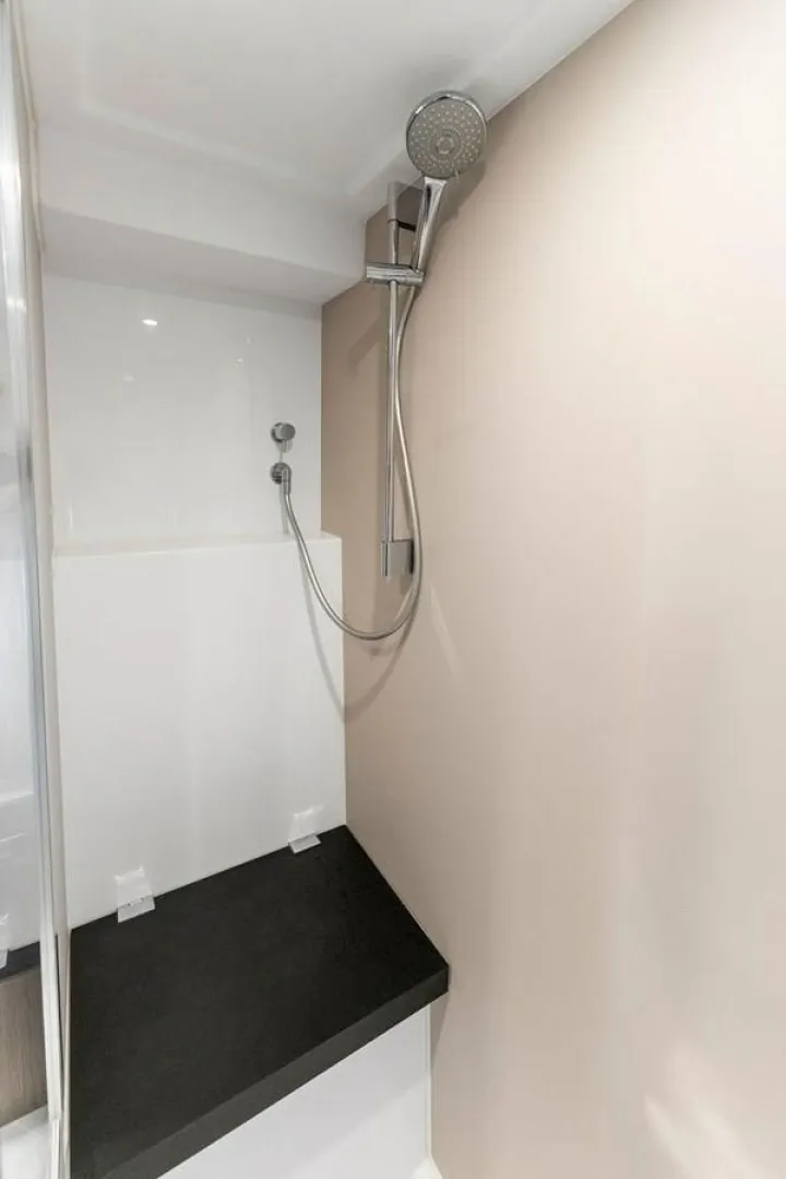 Slide: The Image of Azimut Atlantis 2021 - 6056618