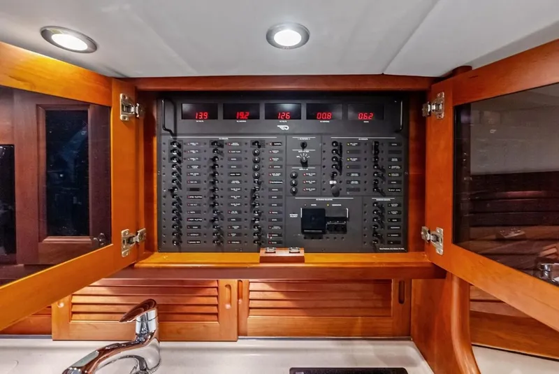 Slide: The Image of Hinckley Yachts Talaria 38R 2008 - 6056749