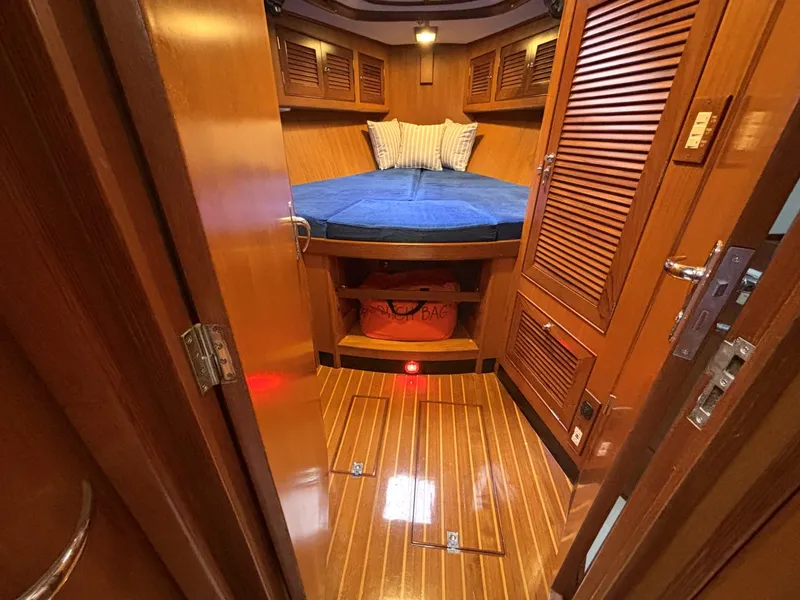 Slide: The Image of Hylas 49 2003 - 6057019