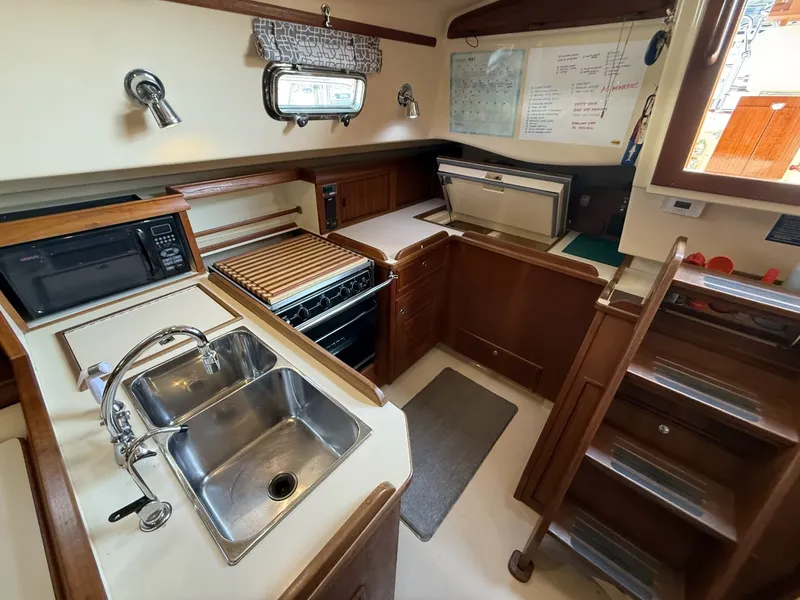 Slide: The Image of Island Packet 380 2003 - 6056972