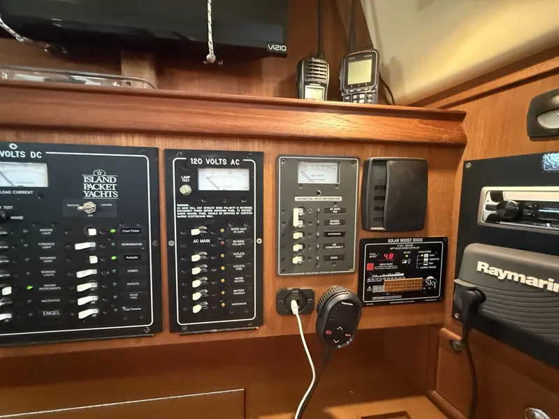 Slide: The Image of Island Packet 380 2003 - 6056964