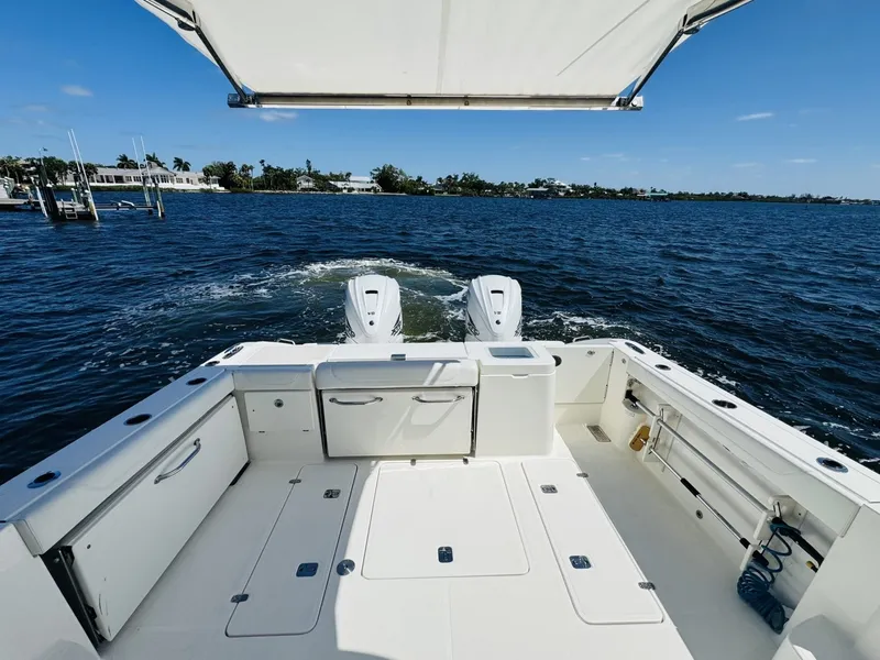 Slide: The Image of Pursuit OS 355 2021 - 6057221