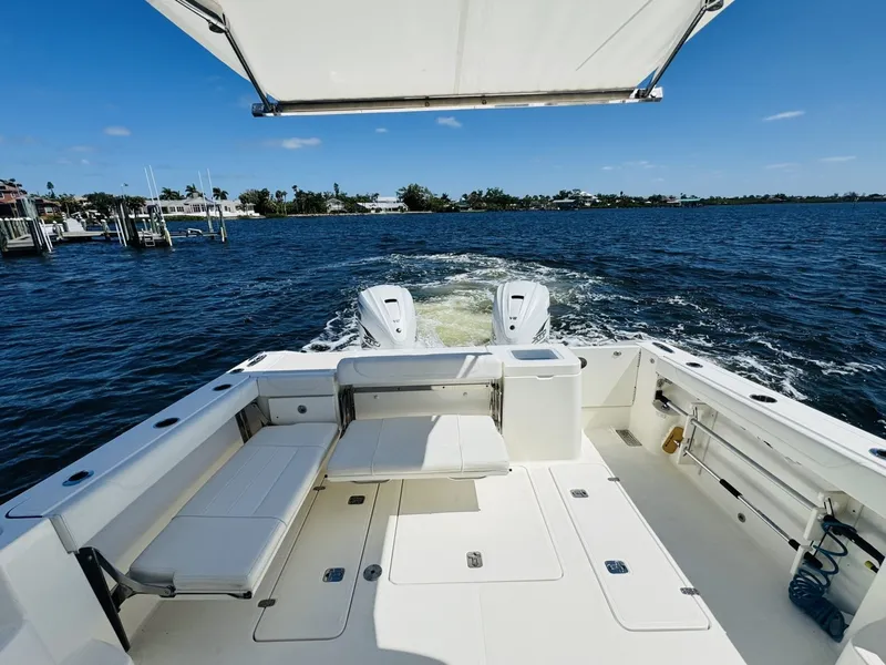 Slide: The Image of Pursuit OS 355 2021 - 6057222